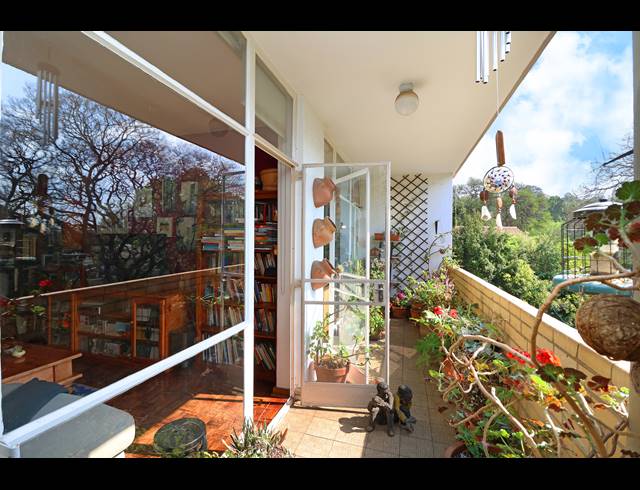 1 BEDROOM APARTMENT FOR SALE IN HOUGHTON ESTATE